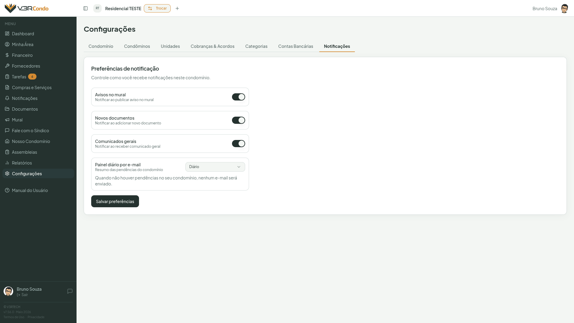 Aba de preferências de notificações por e-mail com toggles por evento