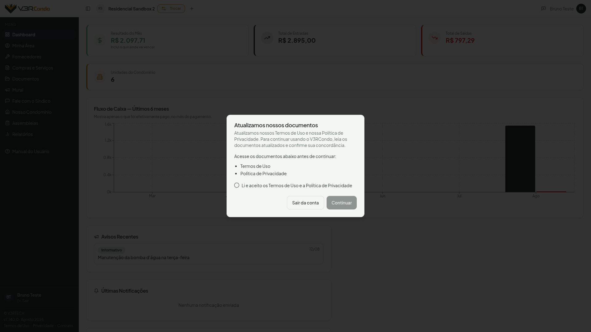 Diálogo "Atualizamos nossos documentos", com os links para Termos de Uso e Política de Privacidade, a marcação "Li e aceito" e os botões Sair da conta e Continuar